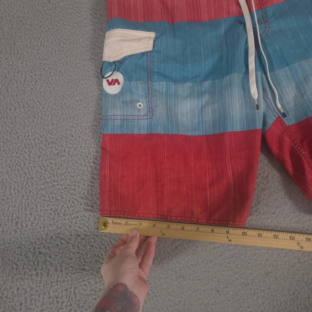 RVCA Shorts Mens 33 Red Blue Striped Board Classic Non-Stretch Pocket Swim Trunk